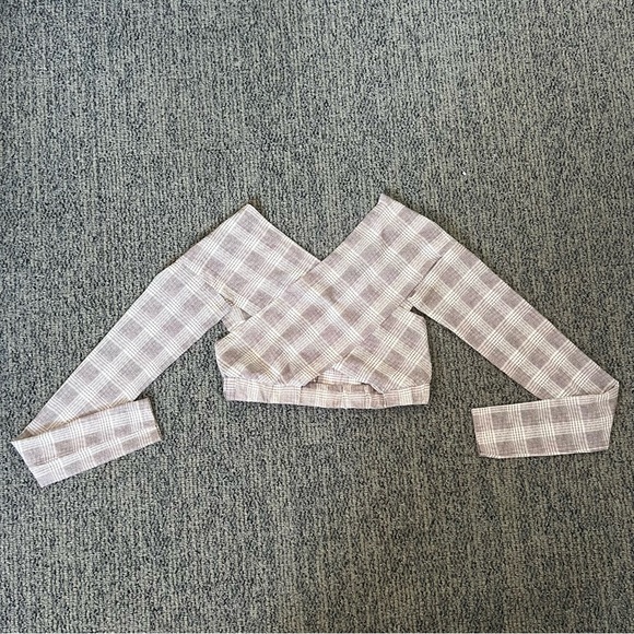 Lioness Tartan Long Sleeve Crop Top - Picture 5 of 5